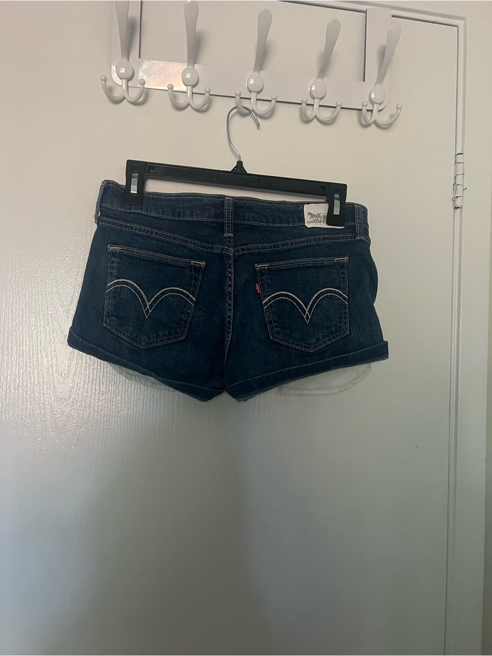 2000s Levis low rise Jean shorts